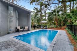2 Min Walk to Beach, Fenced Yard and Heatable Pool! - Image 5