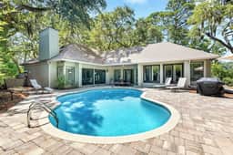 44 Stoney Creek/Harbour Town: BESTNEST by Beverly Serral  **Heatable Pool** - Image 2