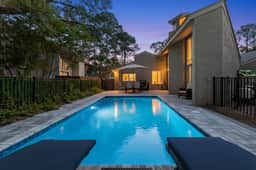 2 Min Walk to Beach, Fenced Yard and Heatable Pool! - Image 2